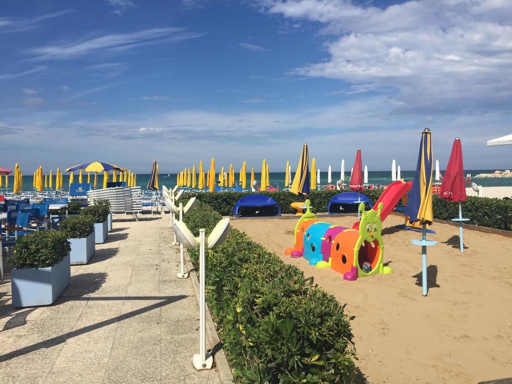 Hotel Marina Fano Zewnętrze zdjęcie